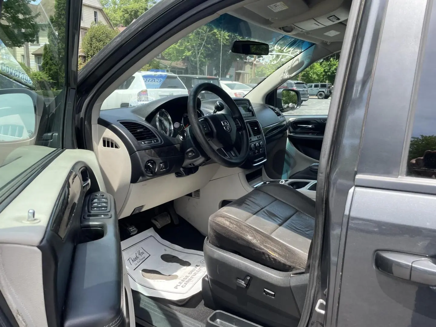 2012 Dodge Grand Caravan SXT photo 5