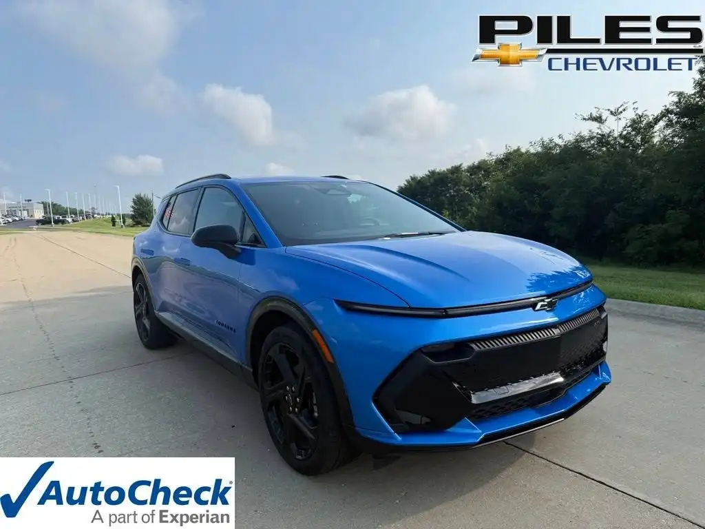 2025 Chevrolet Equinox EV RS FWD's photo