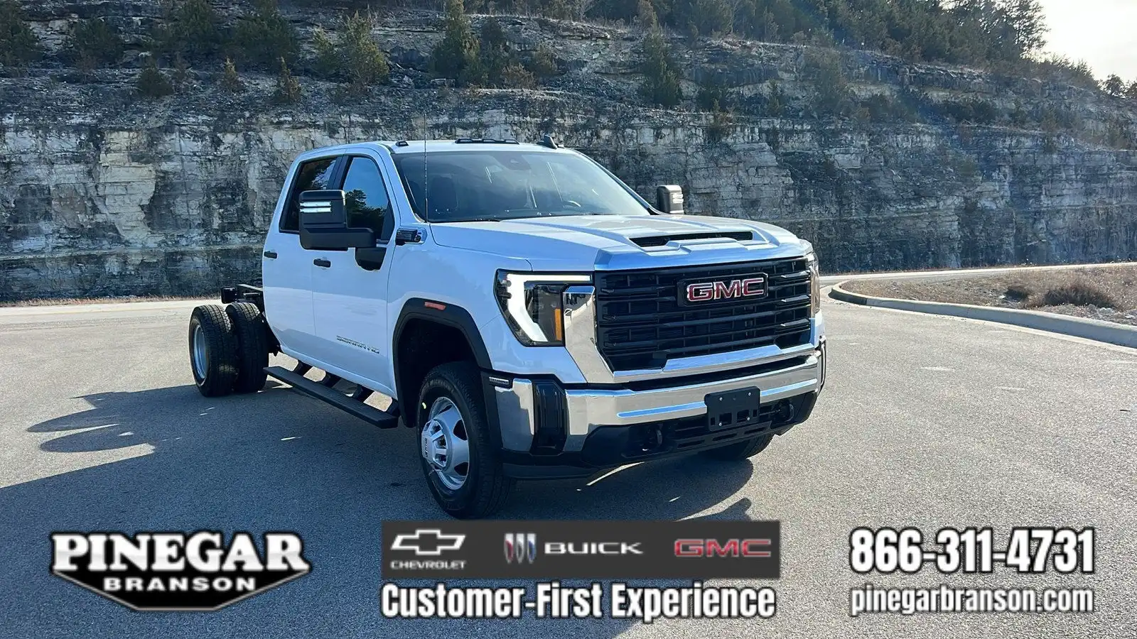 2026 GMC Sierra 4WD Crew Cab Chassis Pro's photo