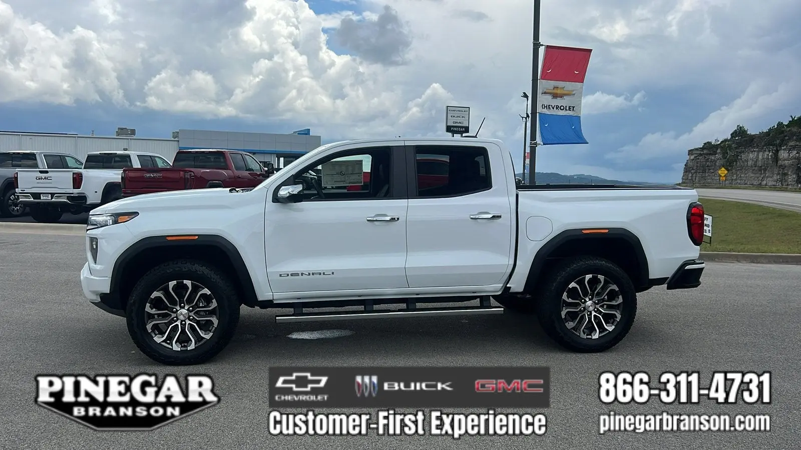 2026 GMC Canyon 4WD Denali Crew Cab Short Box photo 4