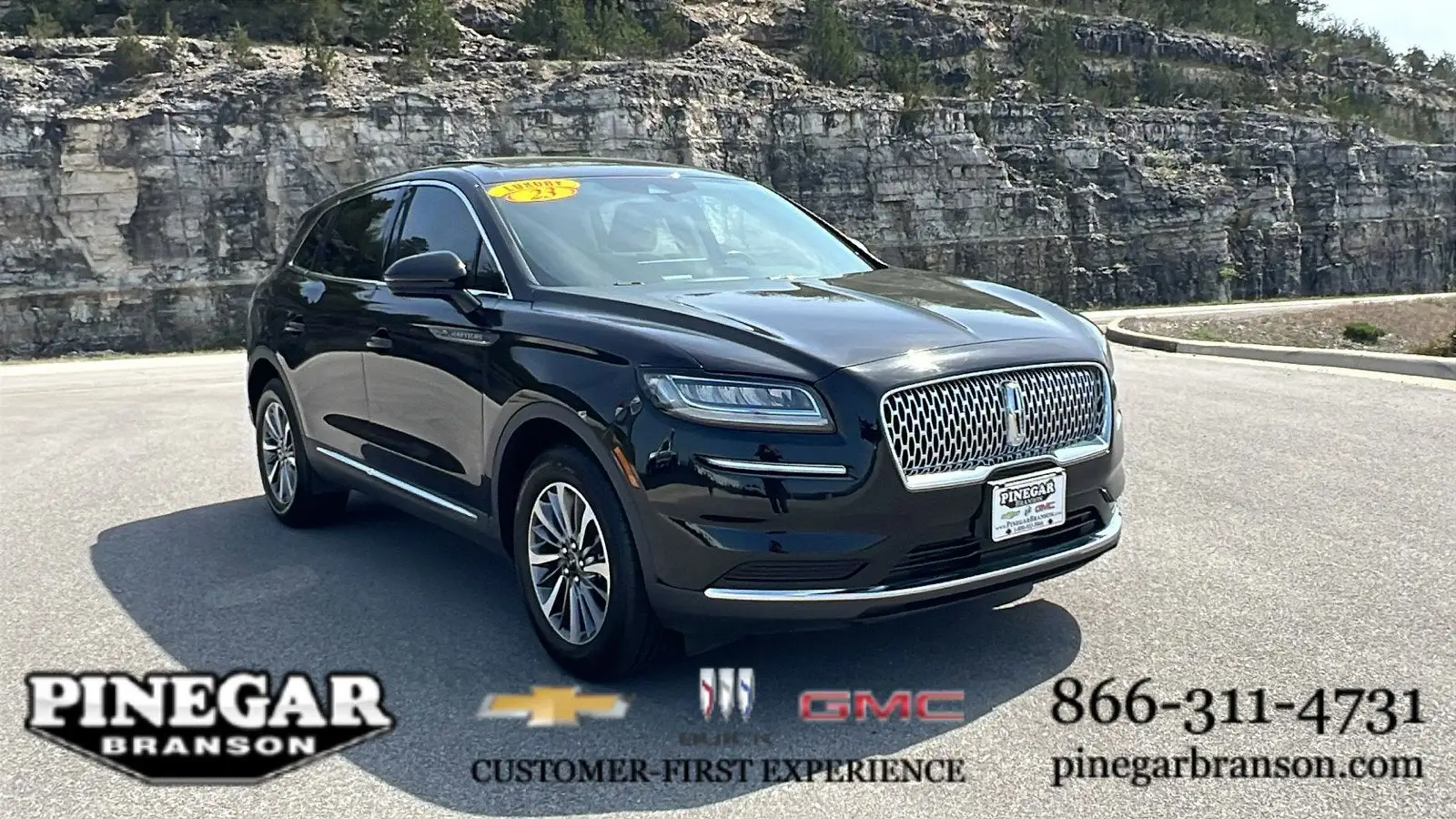 2023 Lincoln Nautilus Reserve AWD photo 1