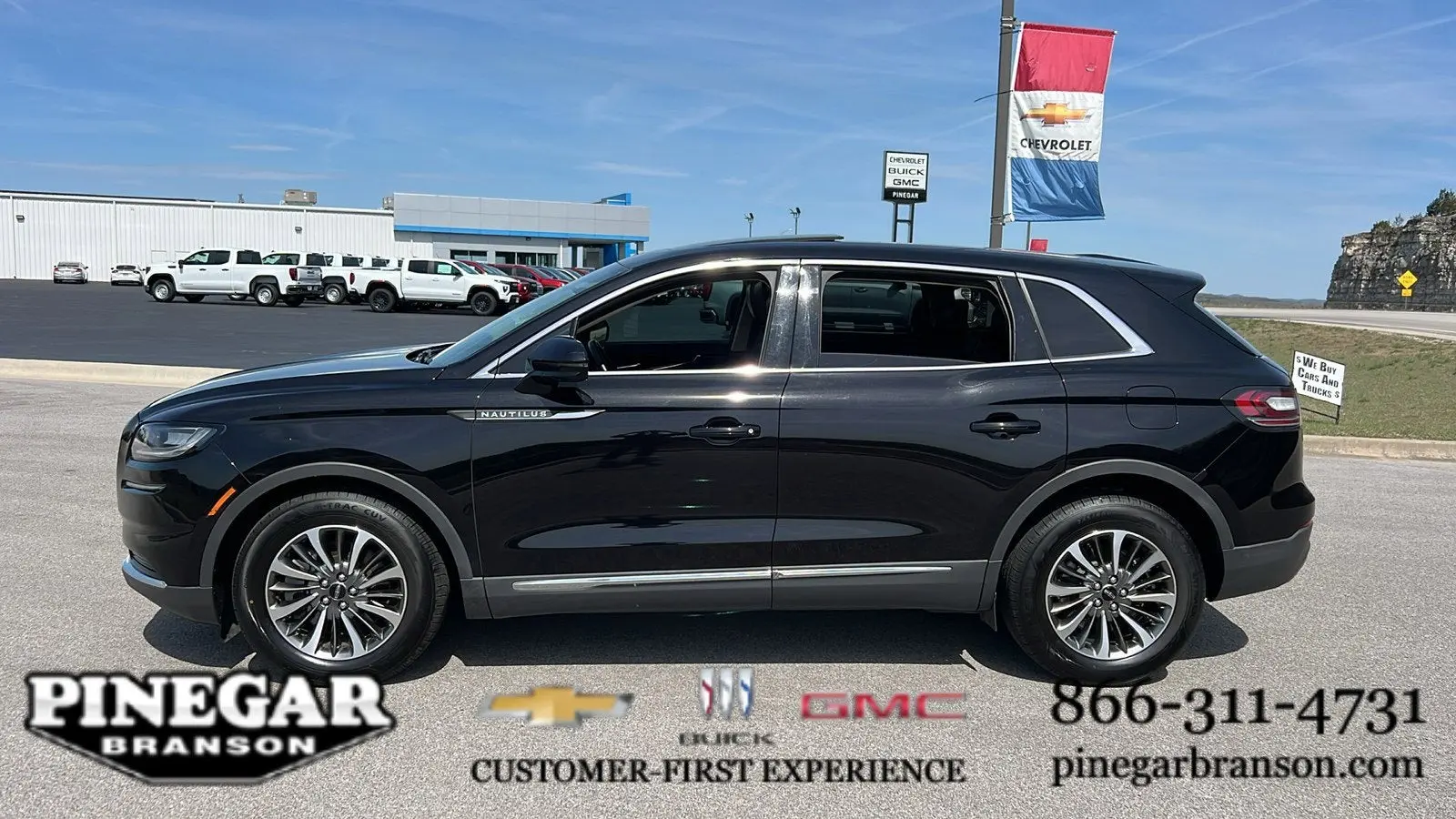 2023 Lincoln Nautilus Reserve AWD photo 4