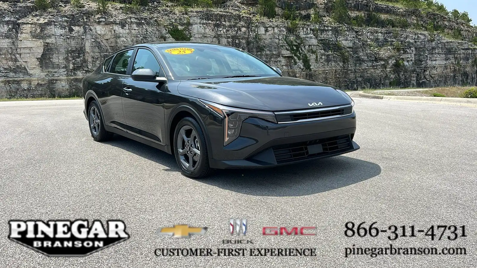 2025 Kia K4 LXS AT's photo
