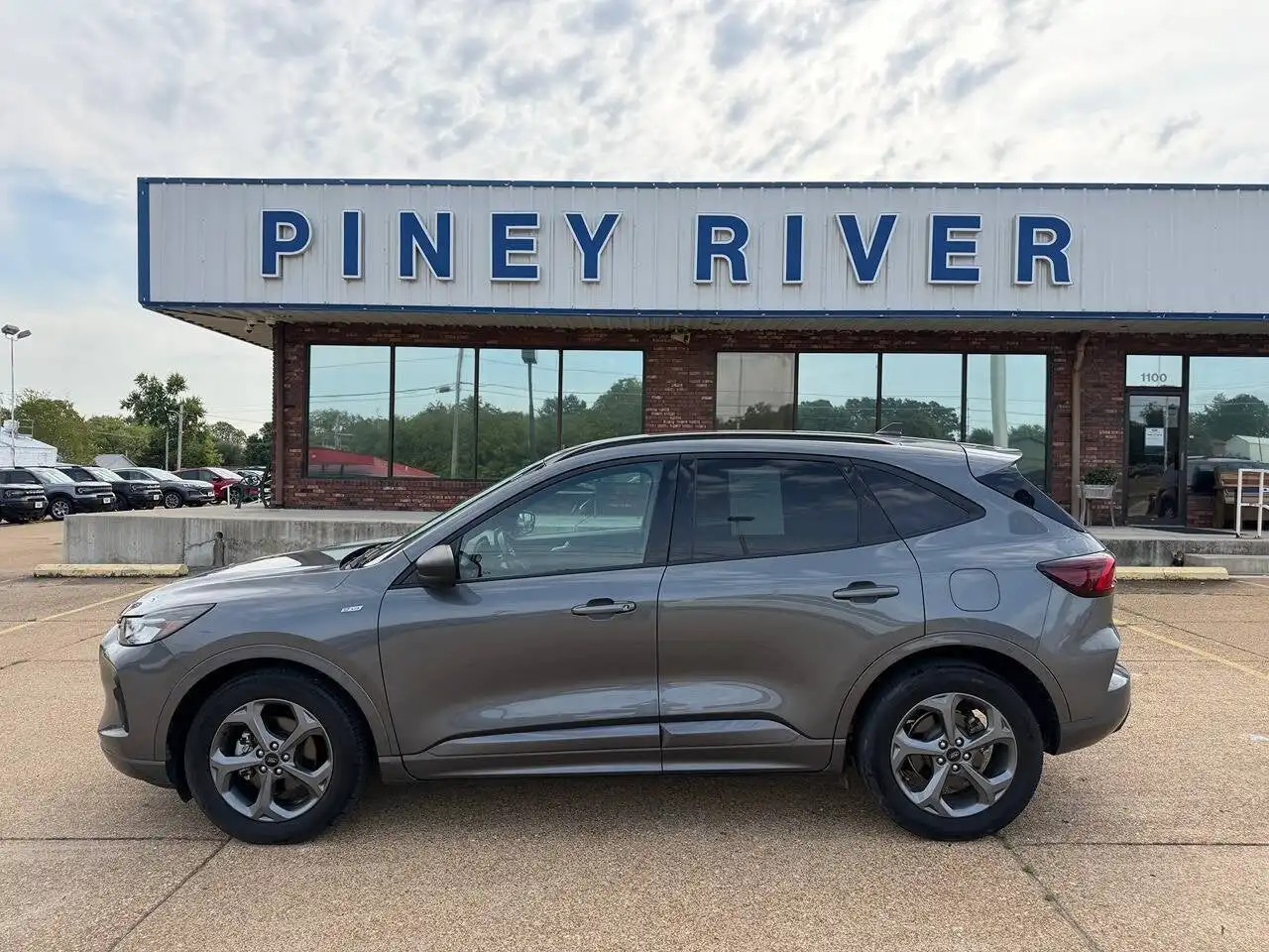 2024 Ford Escape ST-Line FWD's photo