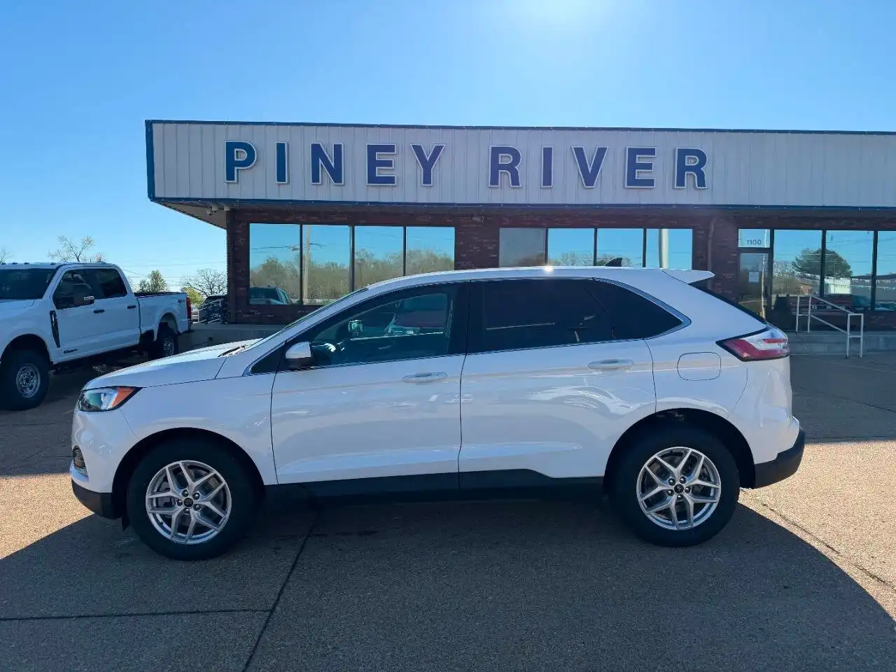 2024 Ford Edge SEL AWD's photo