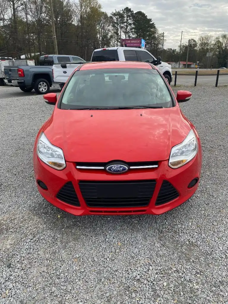 2013 Ford Focus SE Sedan's photo
