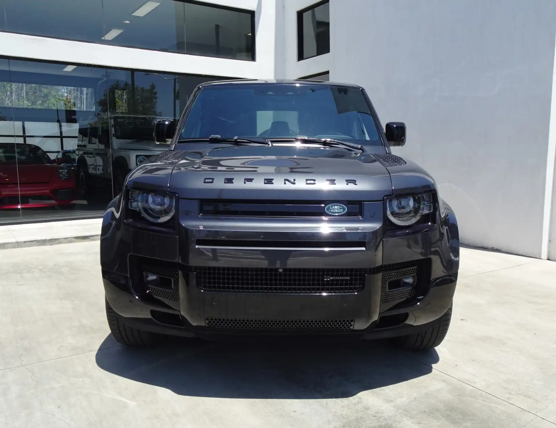 2023 Land Rover Defender X-Dynamic SE's photo
