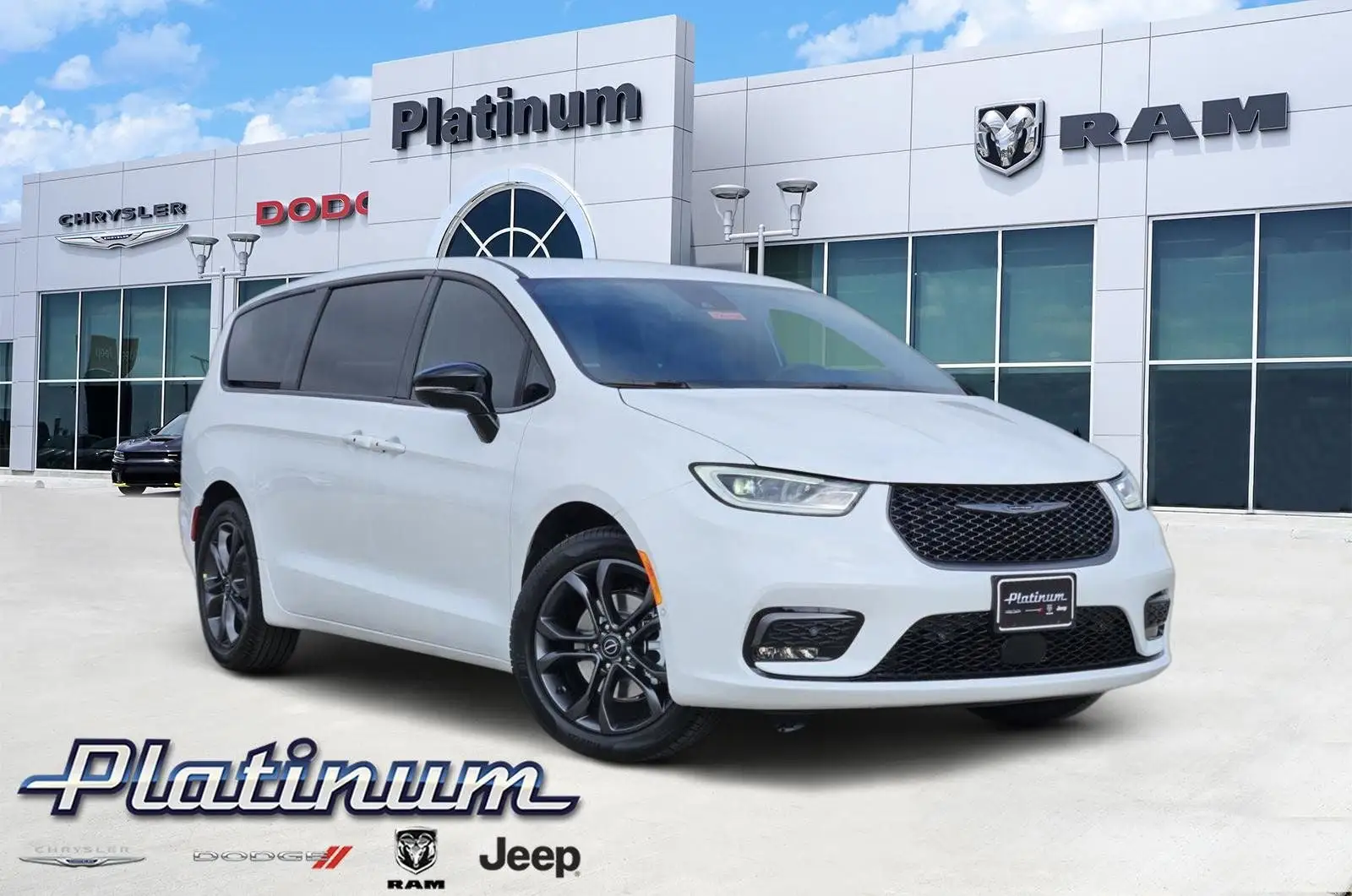 2026 Chrysler Pacifica Select photo 1