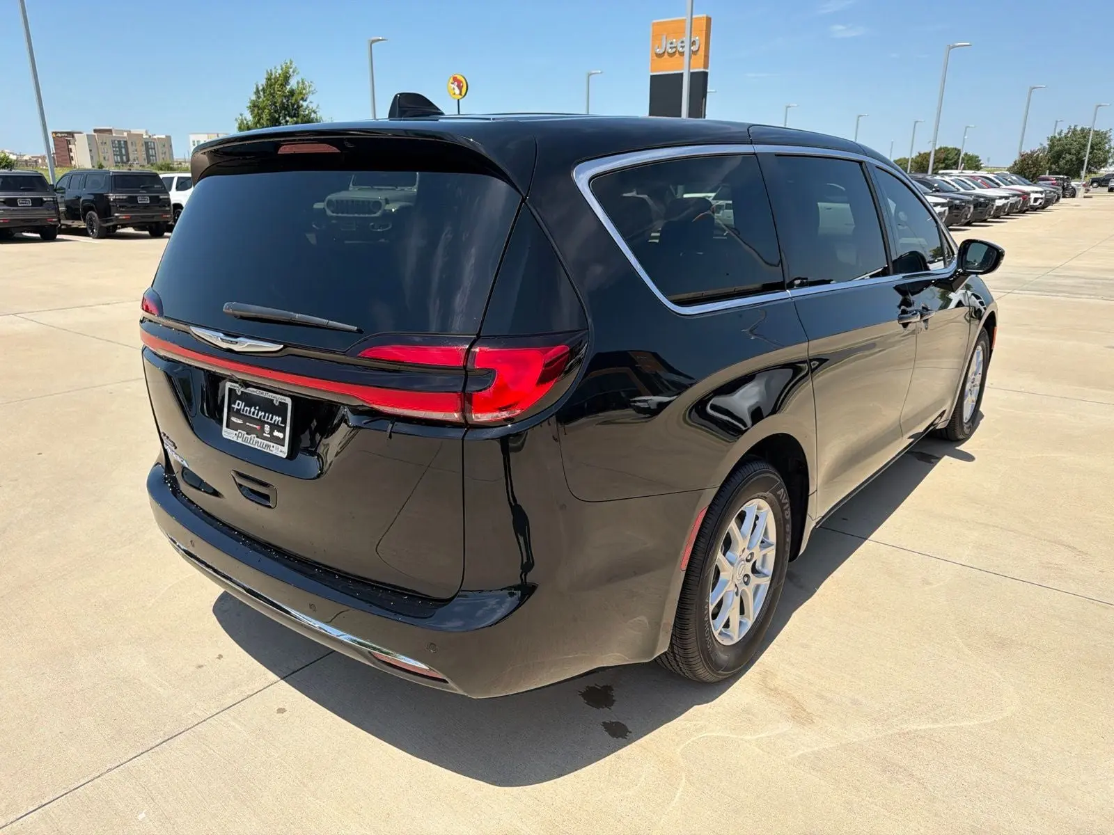 2026 Chrysler Pacifica Select photo 5