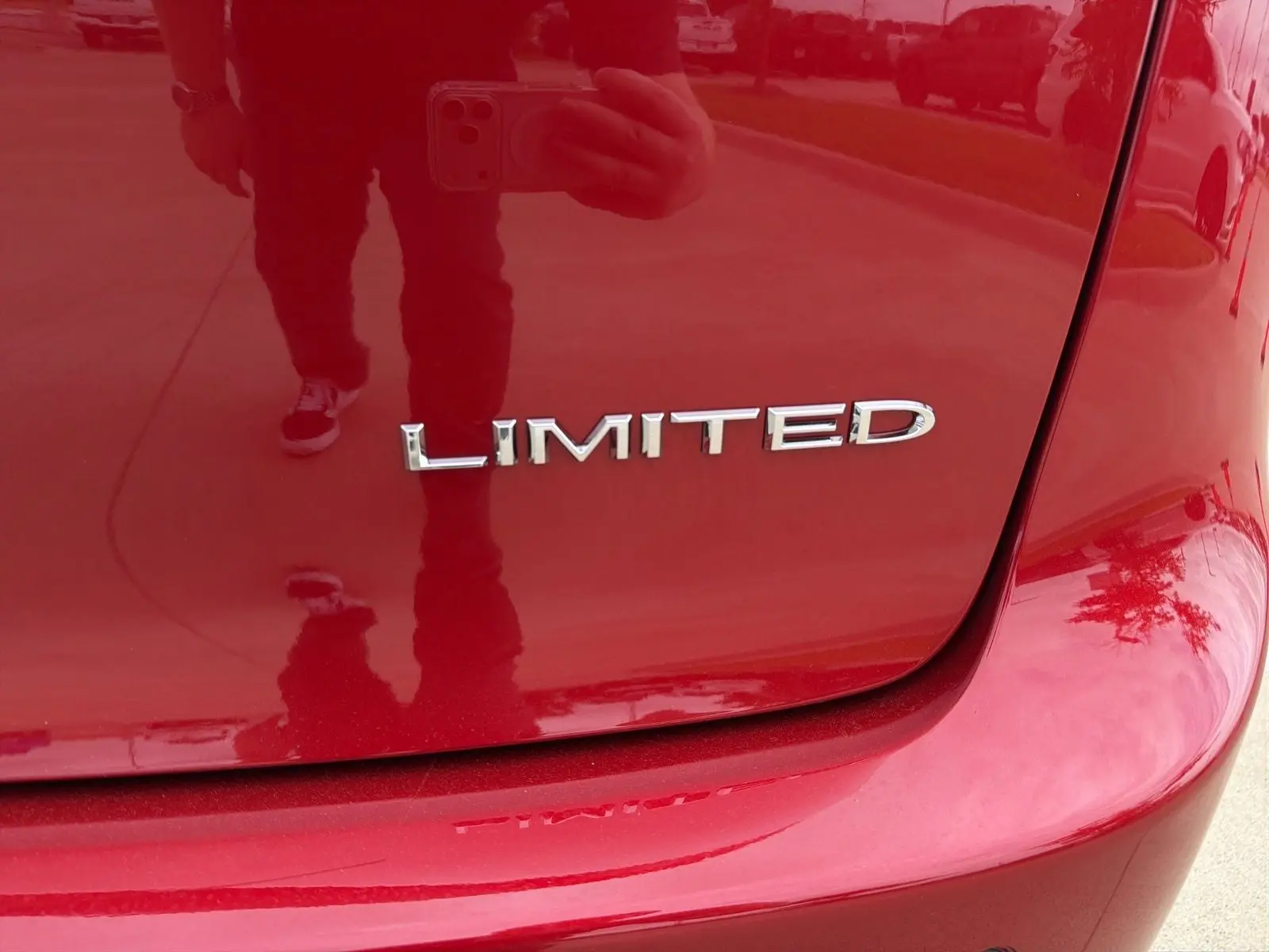 2027 Chrysler Pacifica Limited photo 5