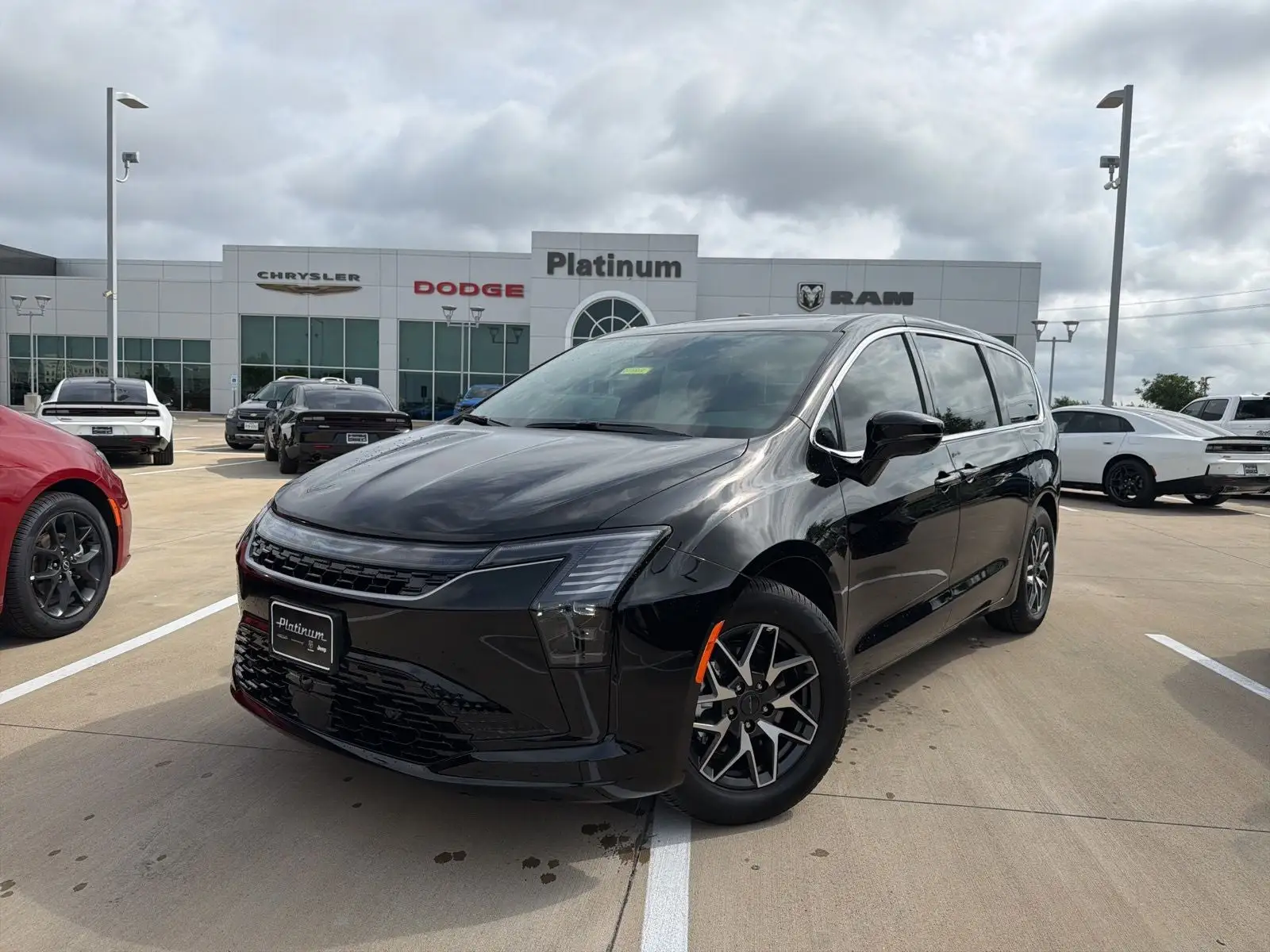 2027 Chrysler Pacifica Limited photo 1