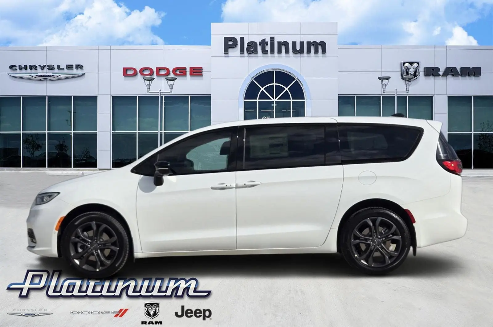 2026 Chrysler Pacifica Select AWD photo 3