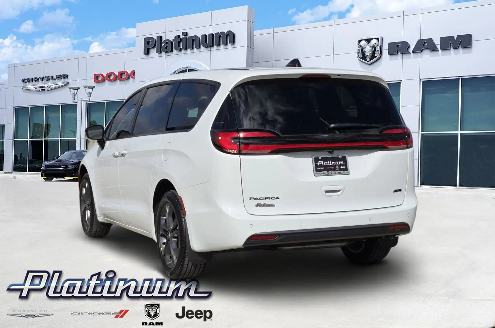 2026 Chrysler Pacifica Select AWD photo 4