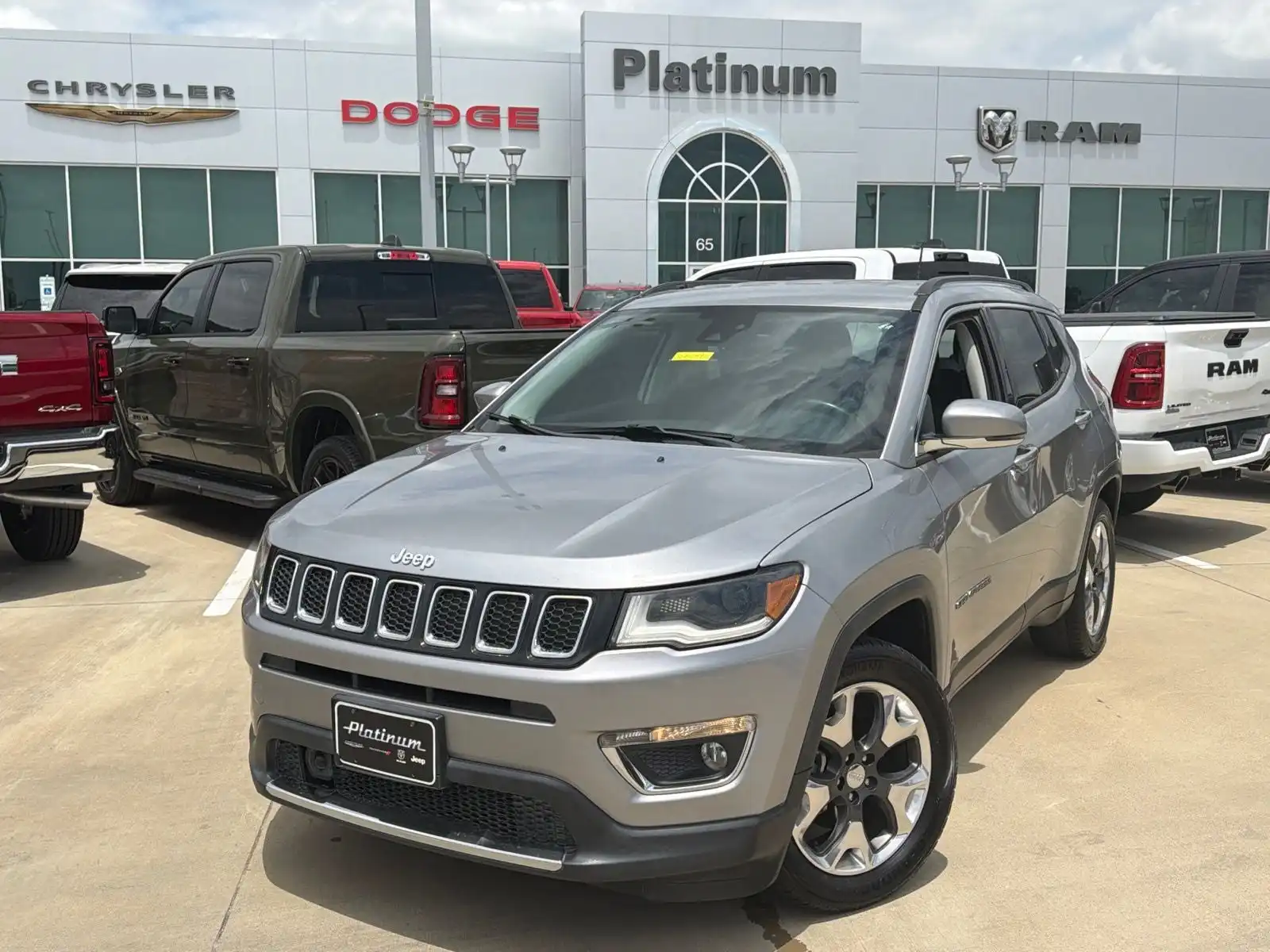 2018 Jeep Compass Limited's photo