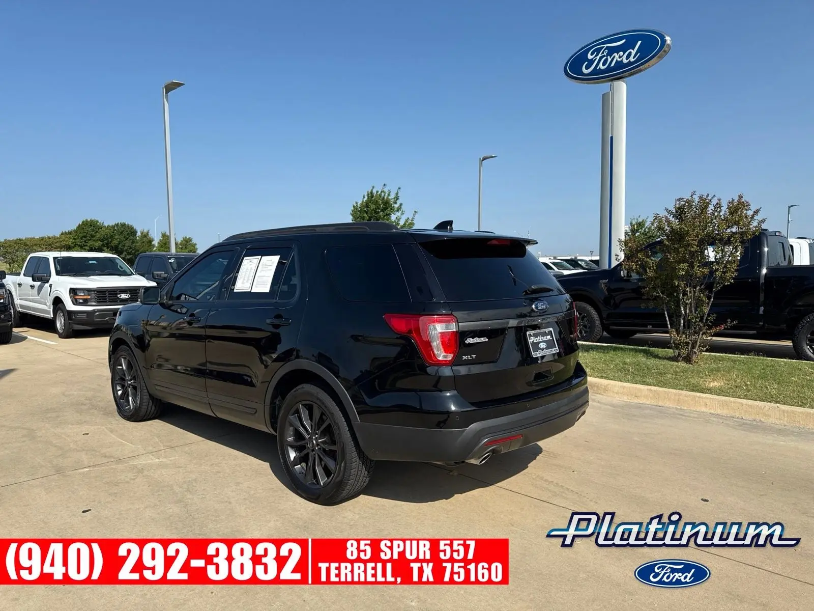 2017 Ford Explorer XLT FWD photo 3
