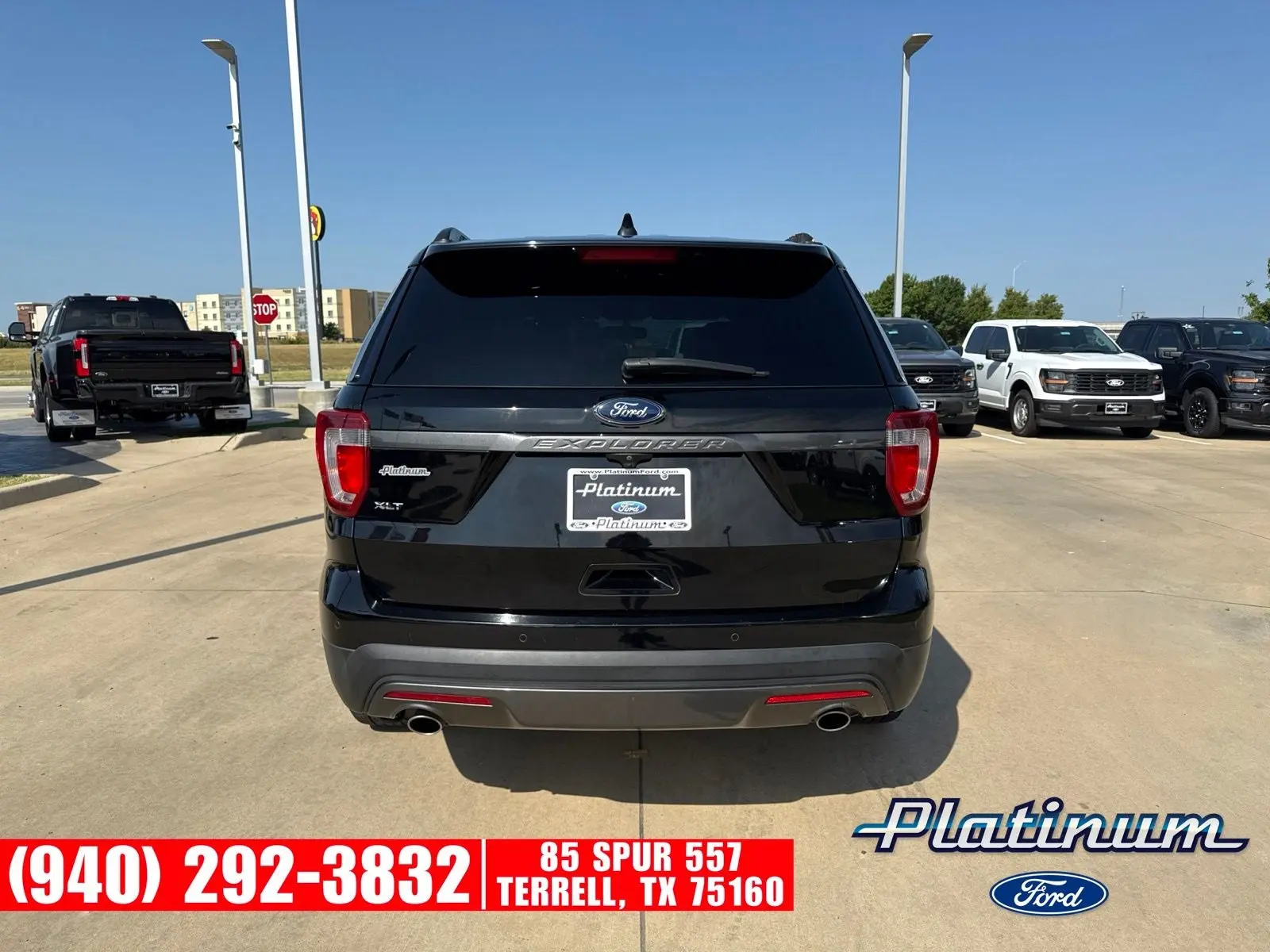 2017 Ford Explorer XLT FWD photo 4