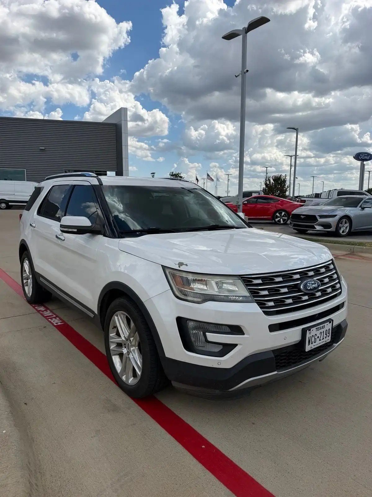 2017 Ford Explorer Limited FWD's photo