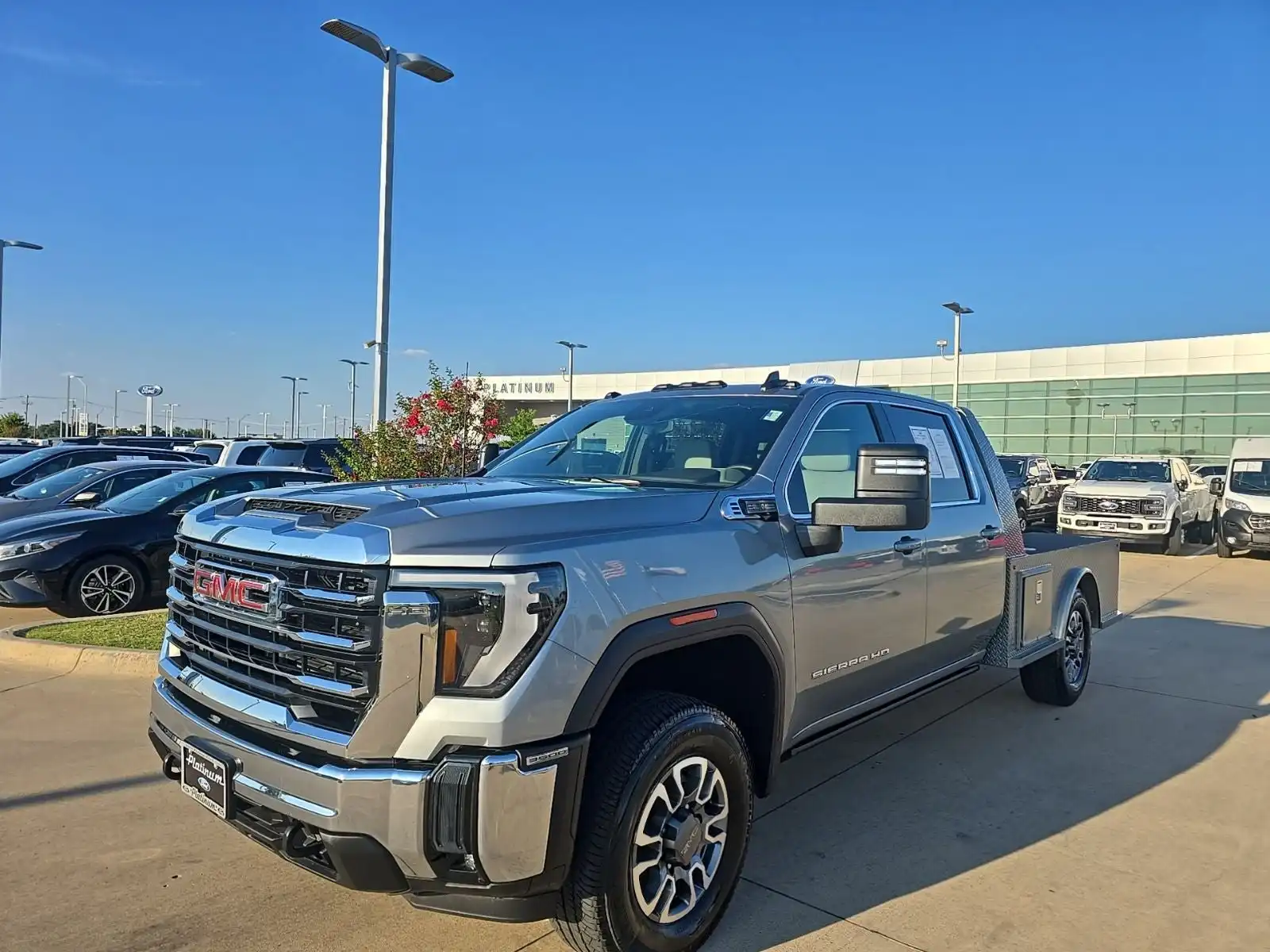 2024 GMC Sierra SLE's photo