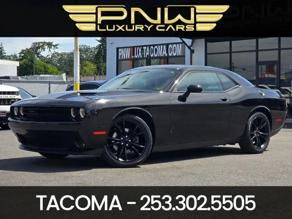 2016 Dodge Challenger SXT Plus's photo