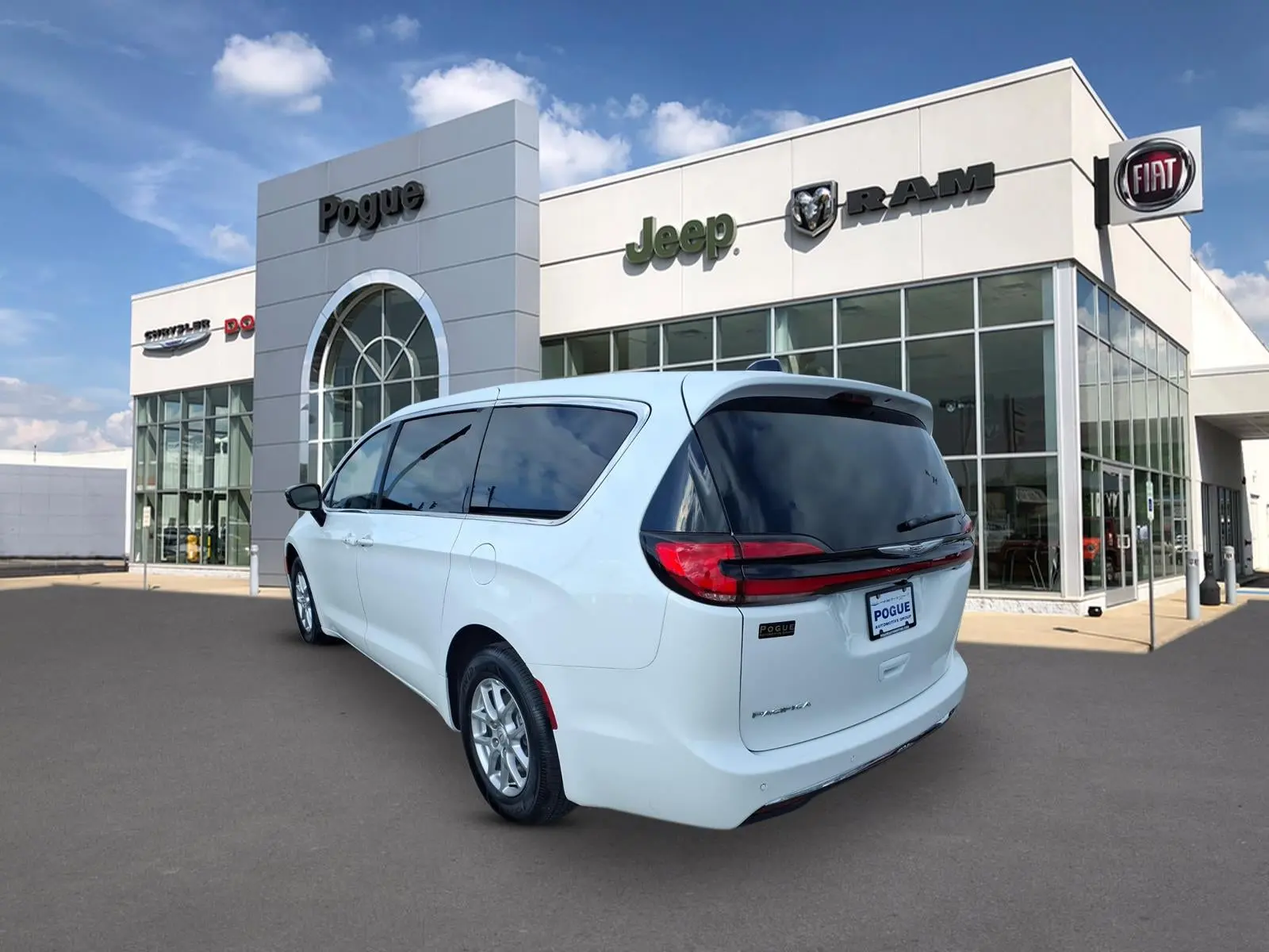 2026 Chrysler Pacifica Select photo 3