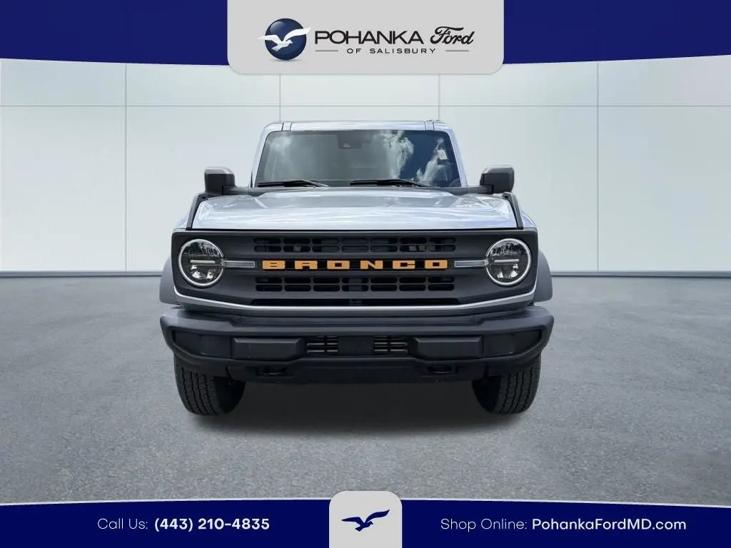 2023 Ford Bronco Base 4x4 photo 3