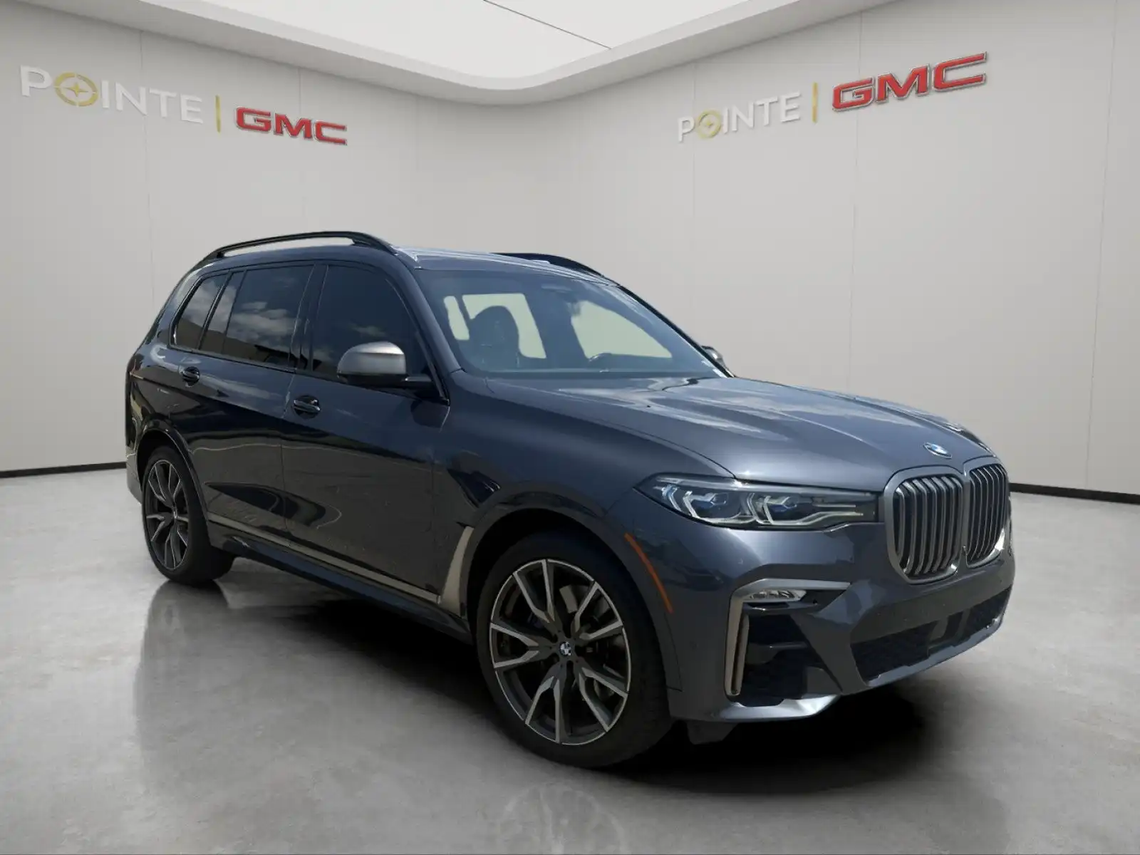 2020 BMW X7 M50i's photo