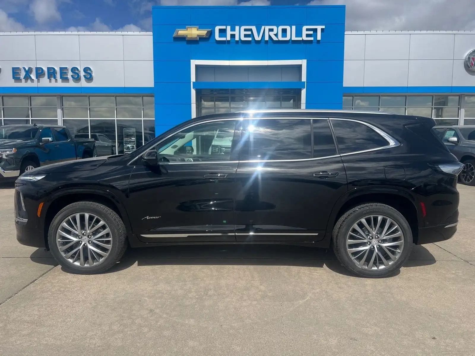 2026 Buick Enclave Avenir AWD's photo