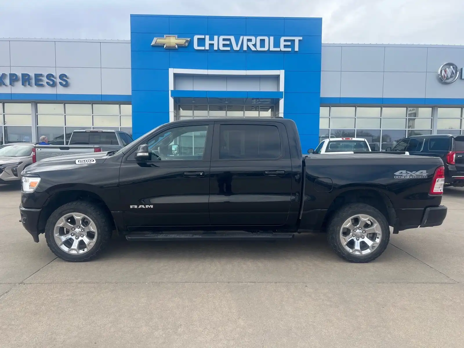 2020 RAM 1500 Big Horn/Lone Star 4x4 Crew Cab 5'7's photo