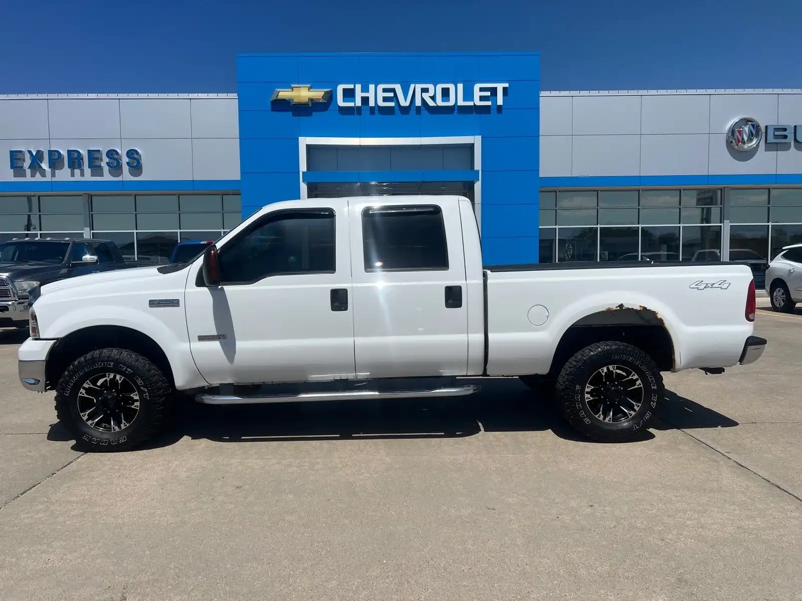 2005 Ford F-250 XLT 4x4 Crew Cab SWB's photo