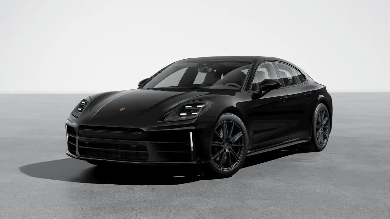 2025 Porsche Panamera 4's photo