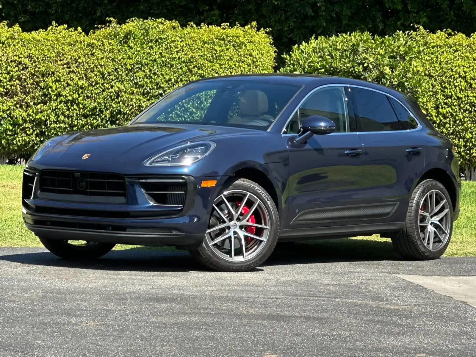 2023 Porsche Macan S's photo