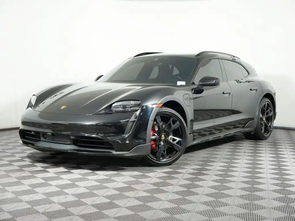 2024 Porsche Taycan 4S Cross Turismo's photo