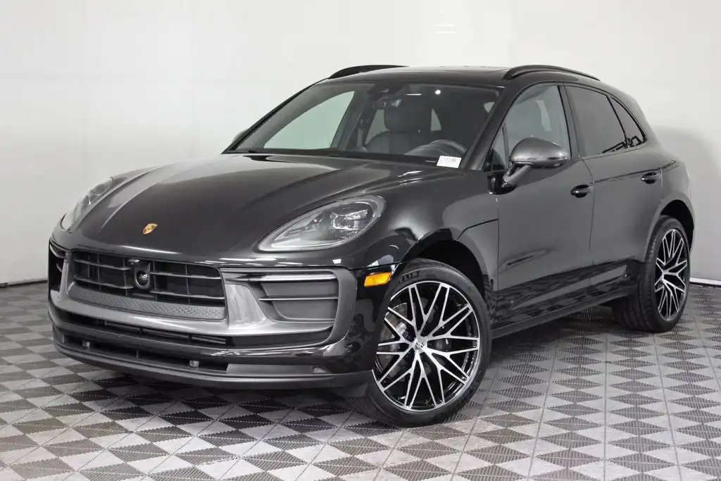 2025 Porsche Macan T's photo