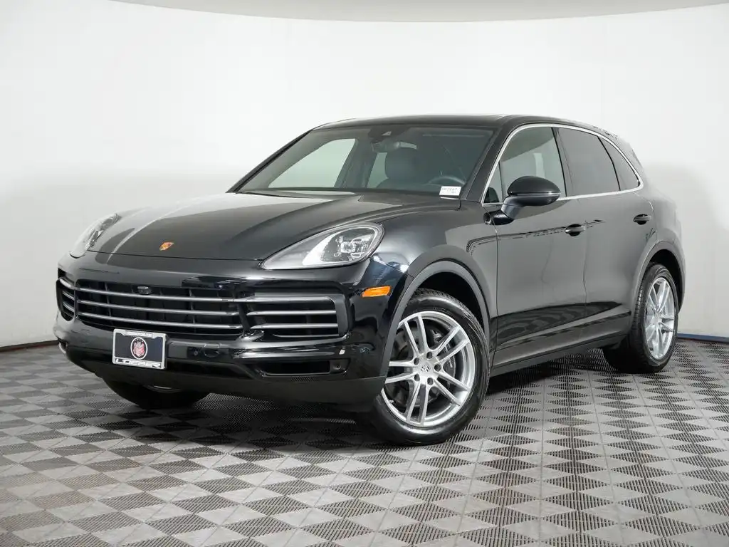2023 Porsche Cayenne Platinum Edition's photo