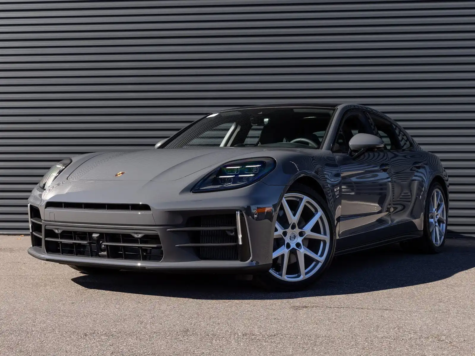 2026 Porsche Panamera 4's photo