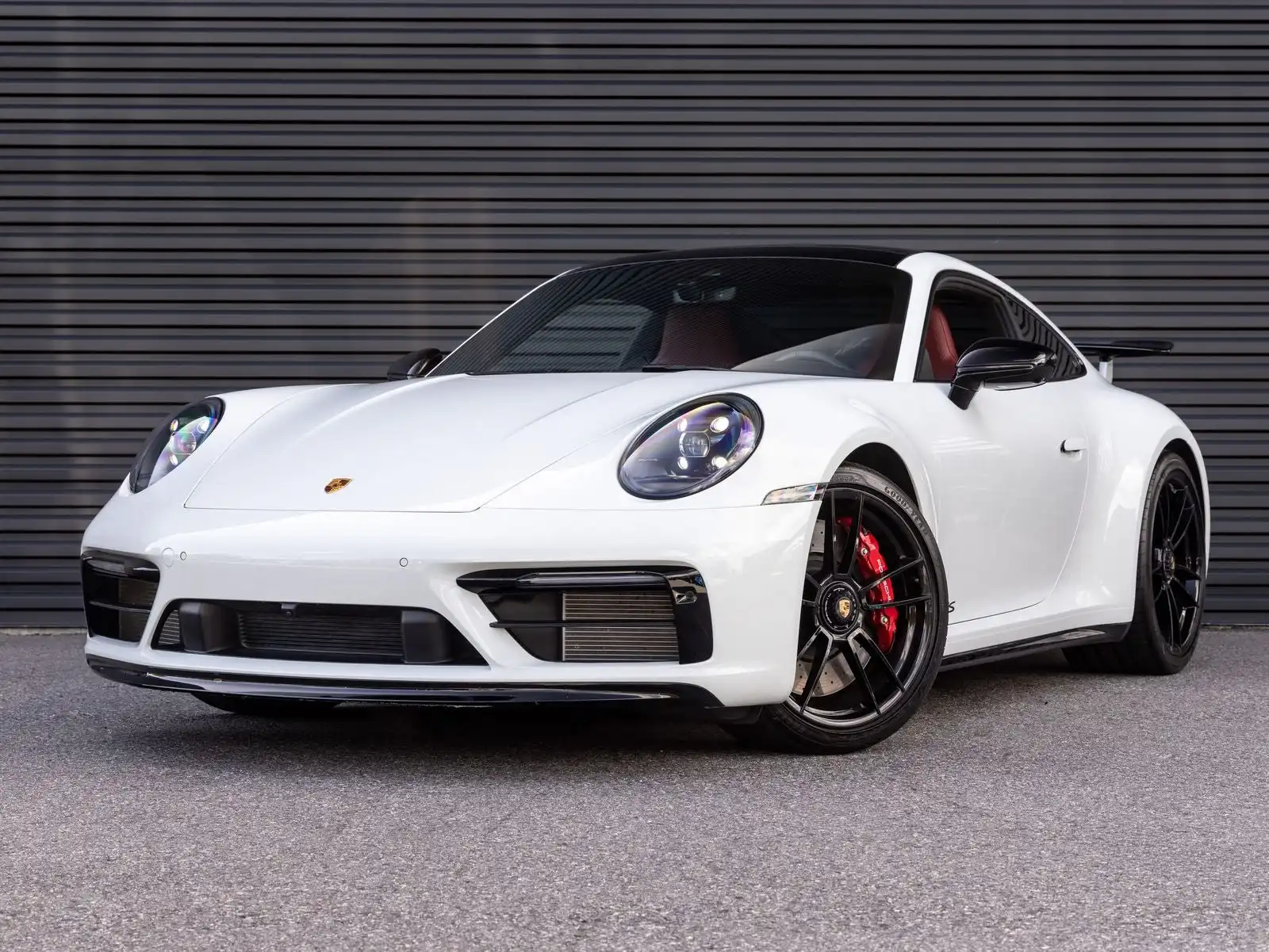 2024 Porsche 911 Carrera 4 GTS Coupe's photo