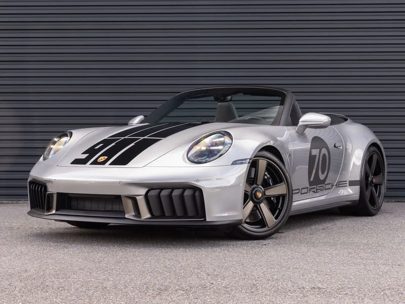2026 Porsche 911 Carrera 4 GTS Cabriolet's photo