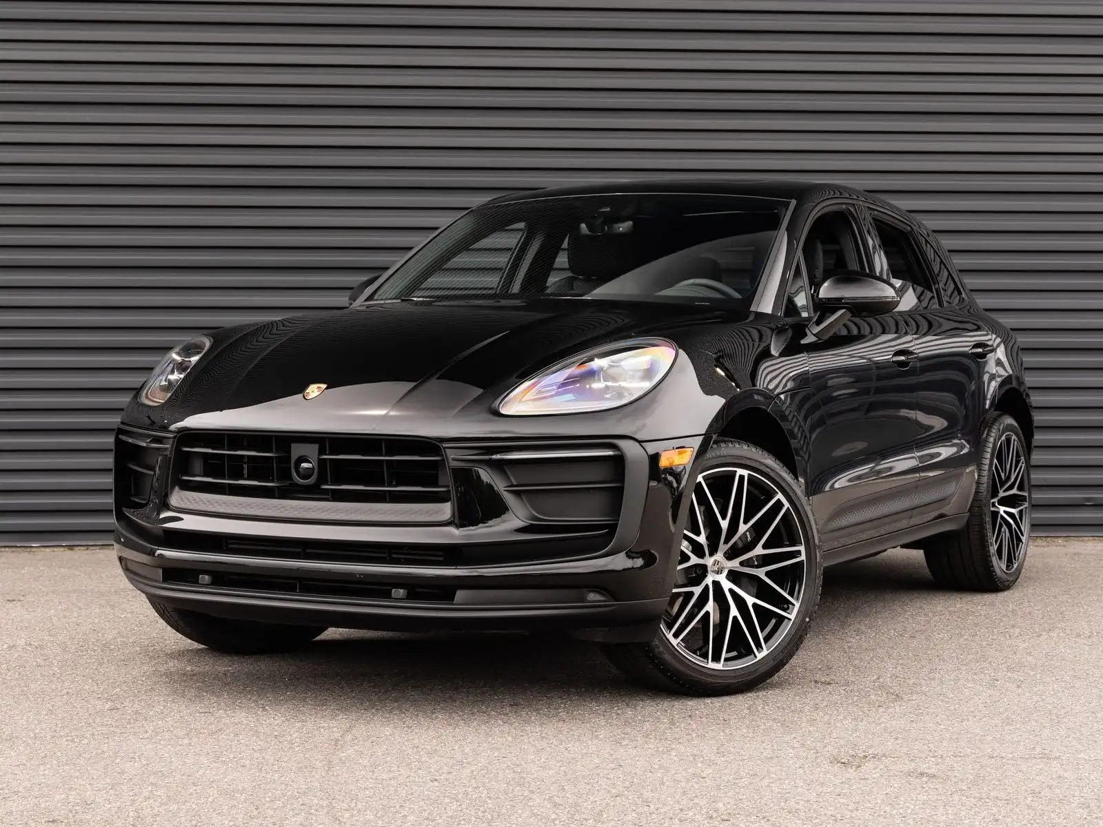 2026 Porsche Macan Base's photo