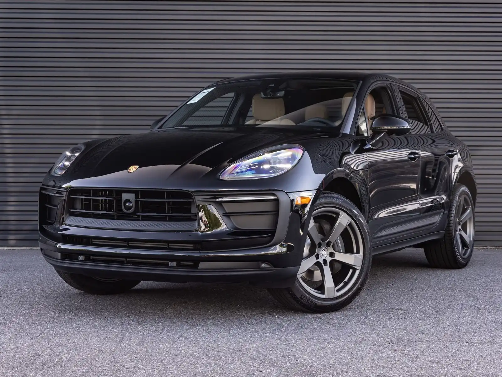 2026 Porsche Macan T's photo