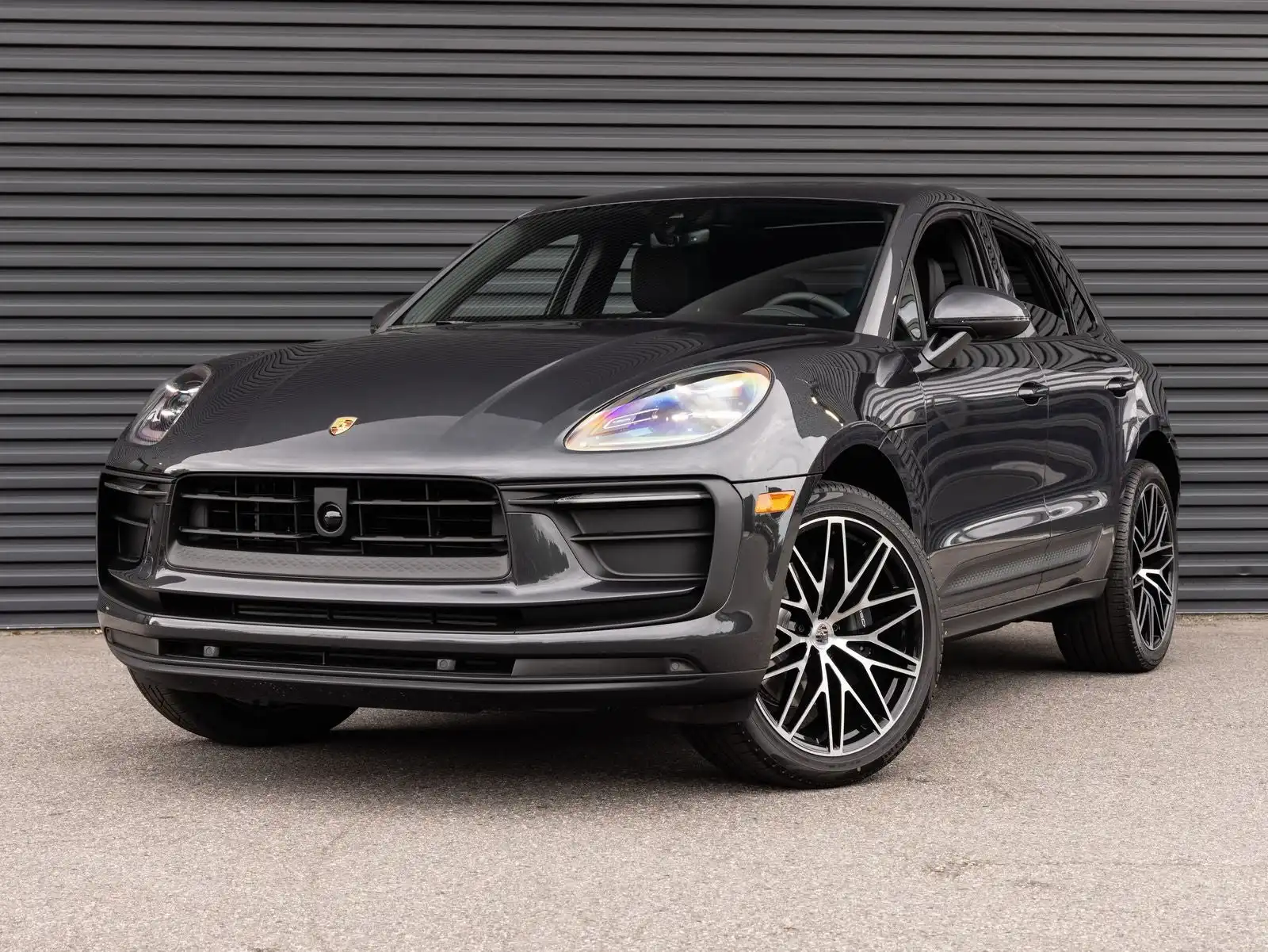 2026 Porsche Macan Base's photo