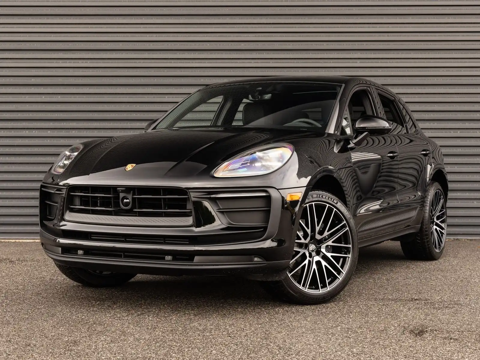 2026 Porsche Macan Base's photo