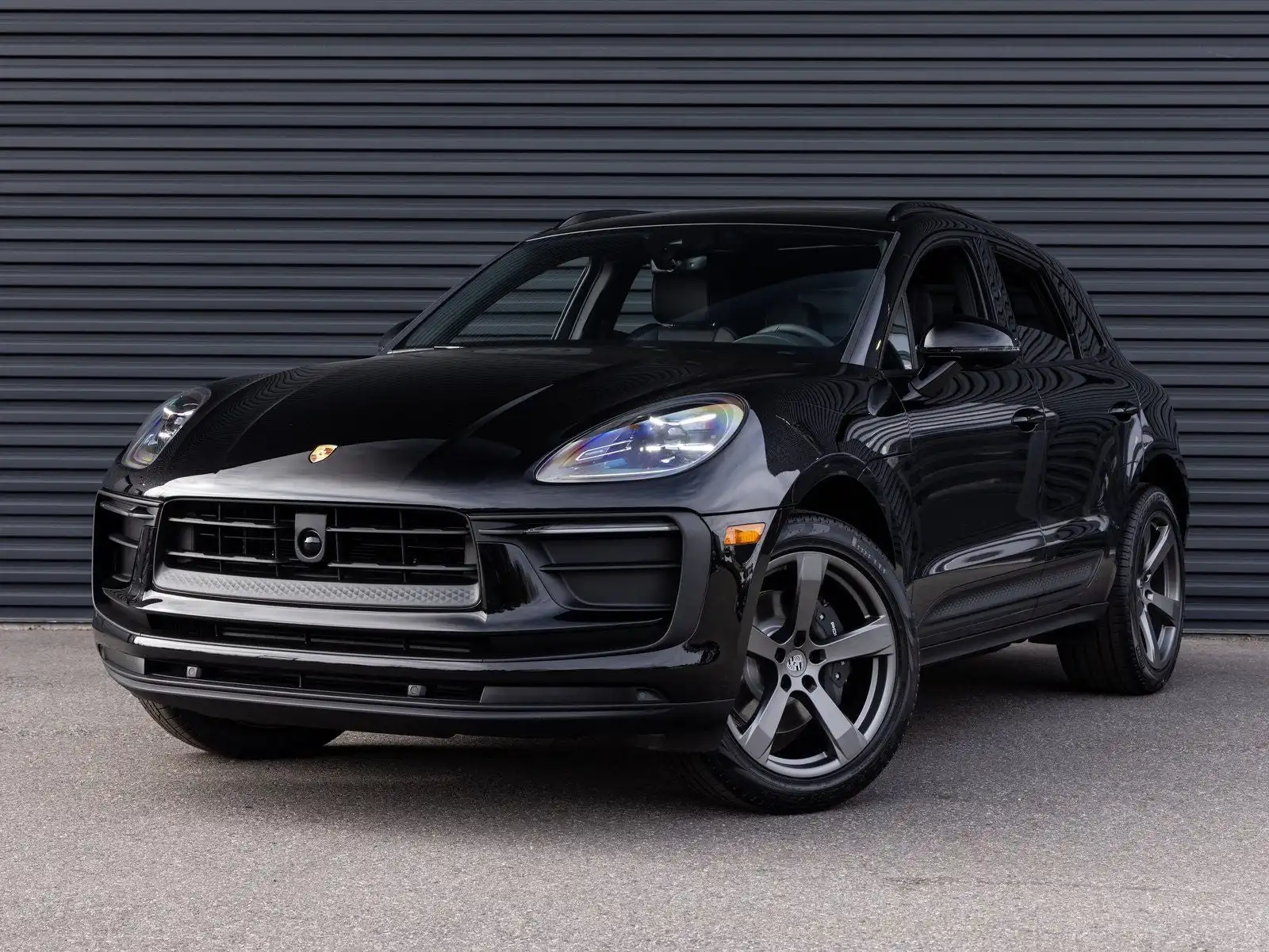 2026 Porsche Macan Base's photo
