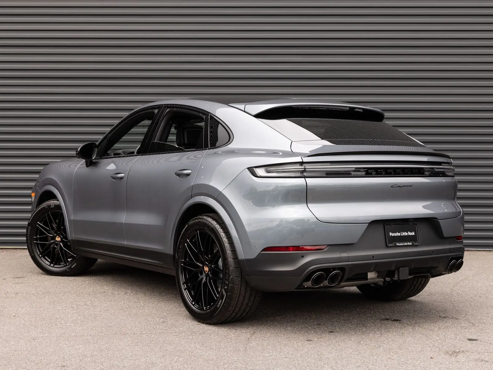 2026 Porsche Cayenne Base photo 3