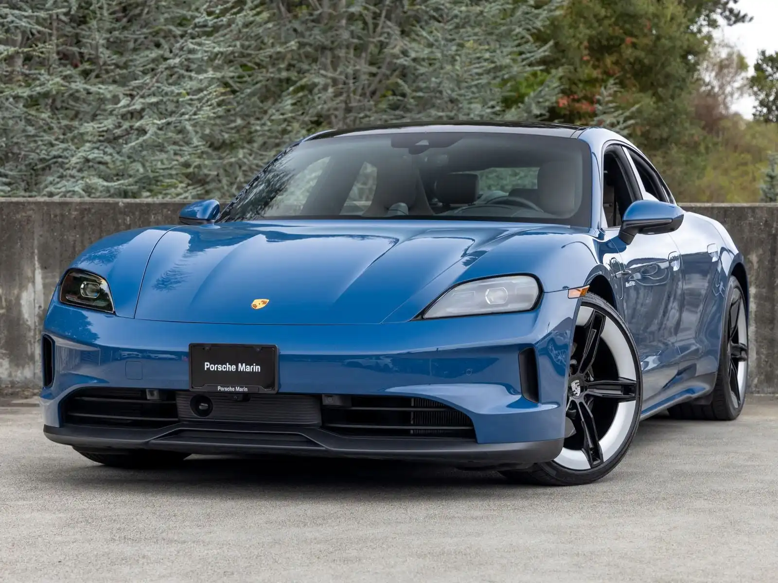 2025 Porsche Taycan Base's photo