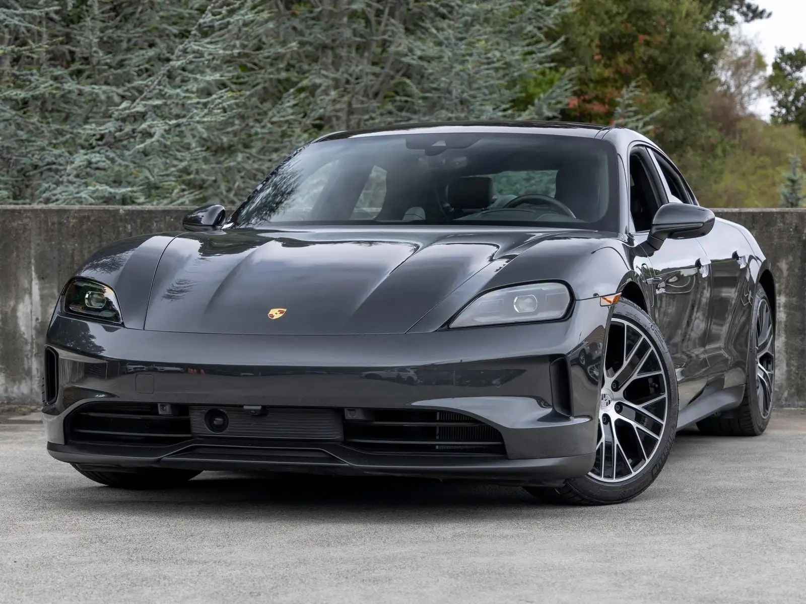 2025 Porsche Taycan Base's photo