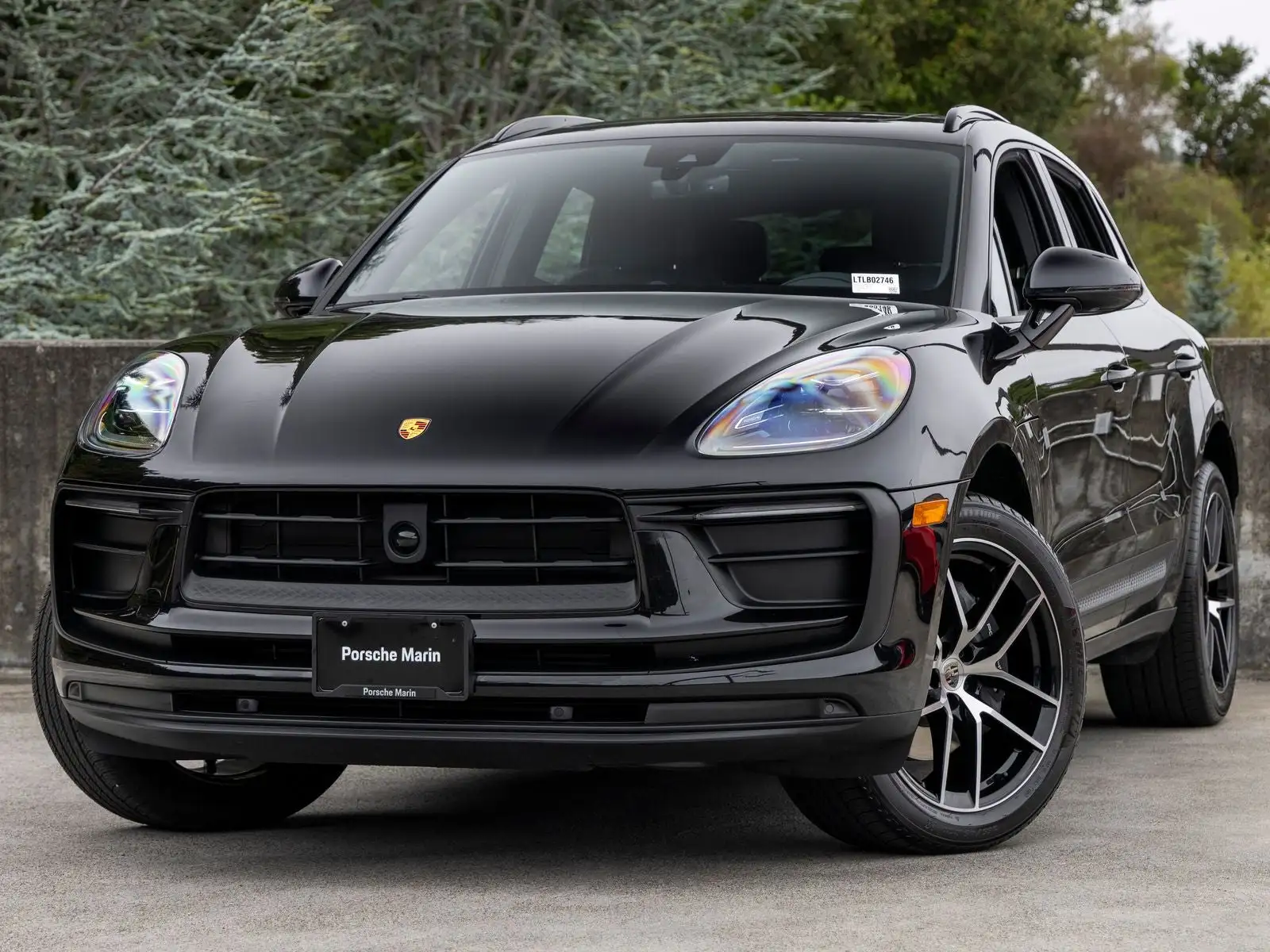 2026 Porsche Macan Base's photo