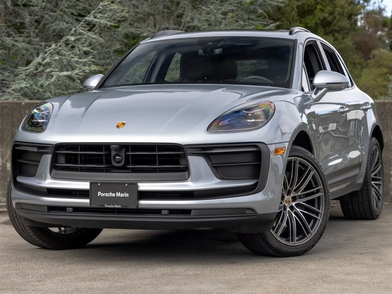 2026 Porsche Macan Base photo 1