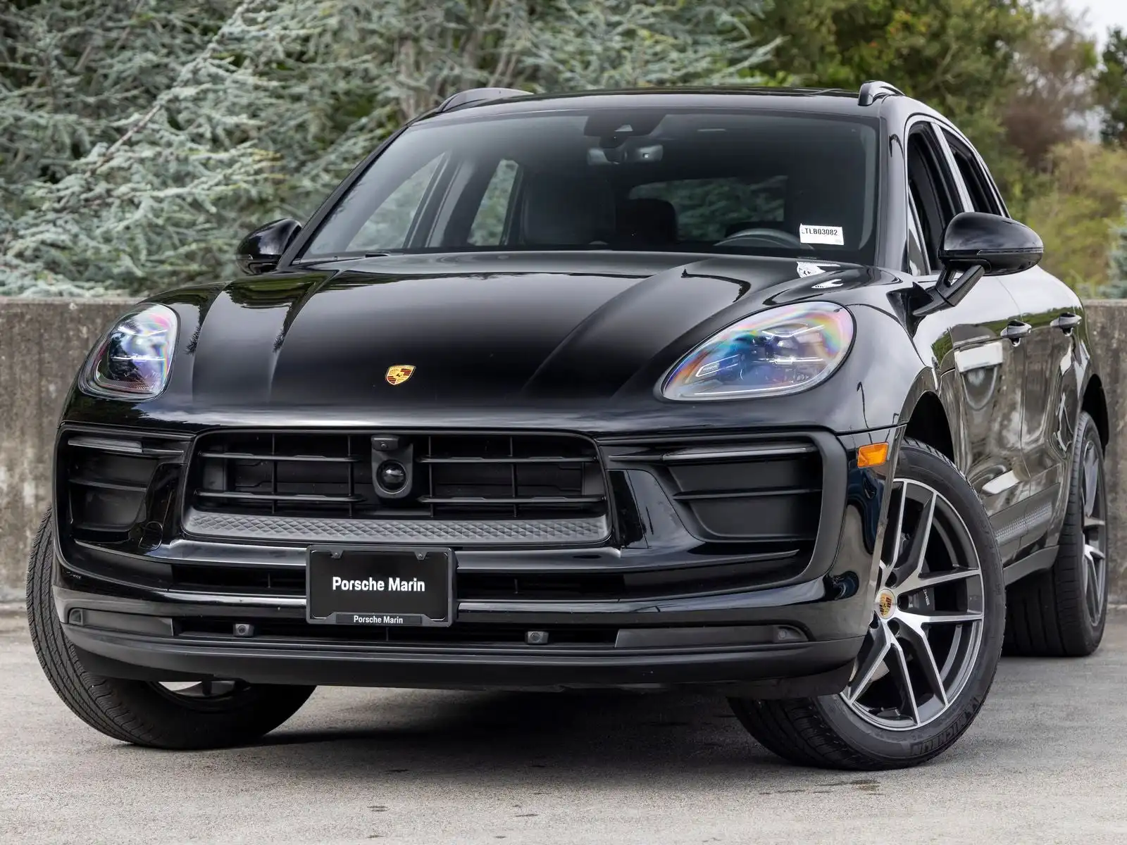 2026 Porsche Macan Base's photo