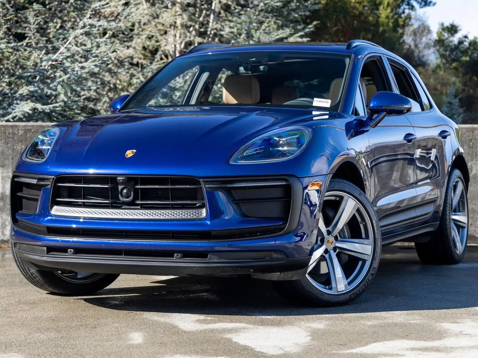 2026 Porsche Macan Base's photo