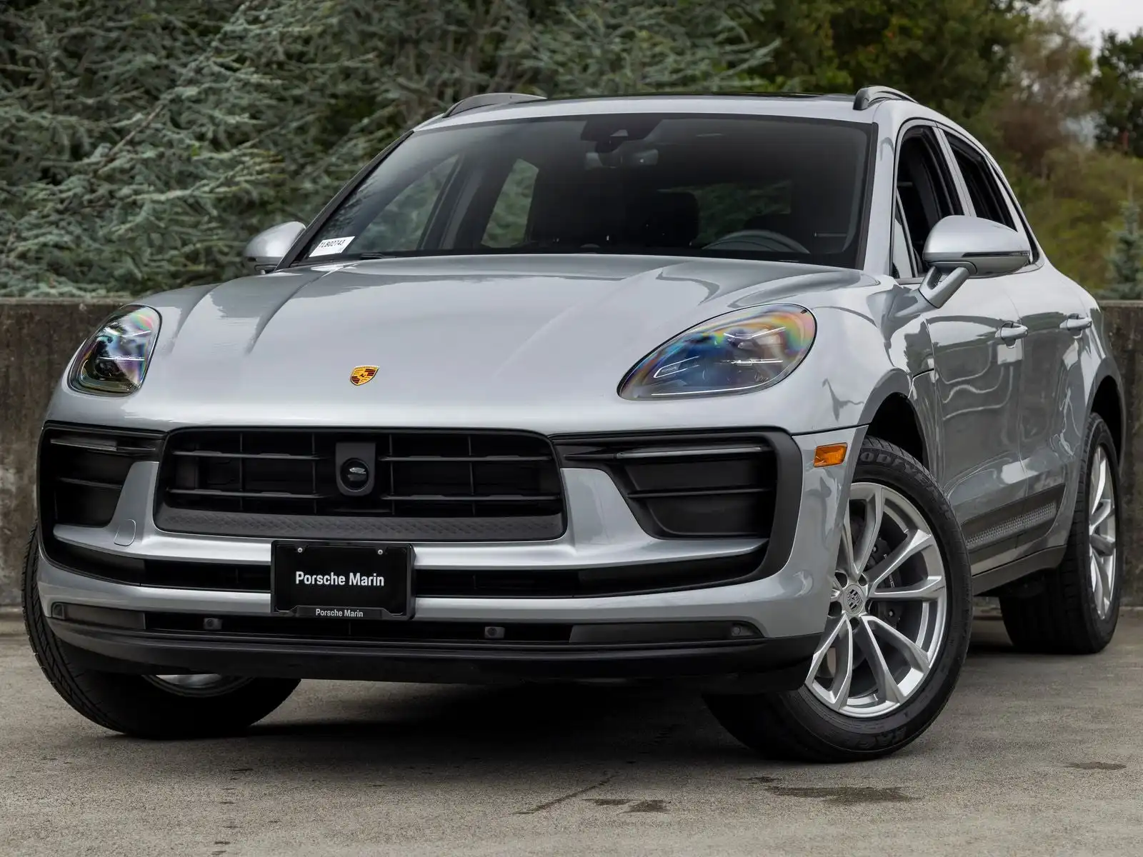 2026 Porsche Macan Base's photo